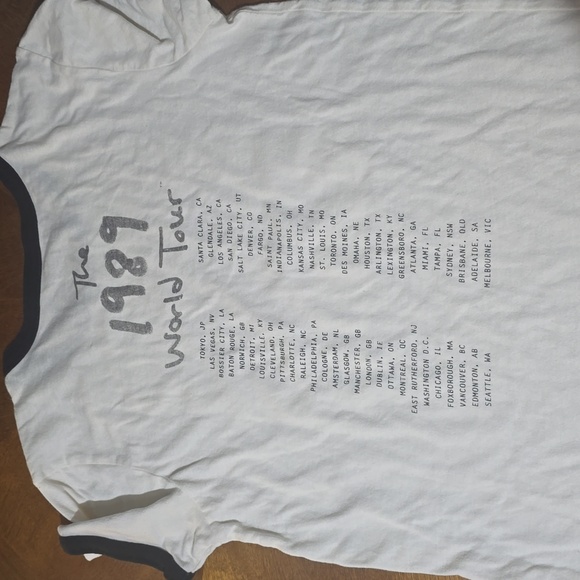 Swifty Holiday Bundle (bag, tee & sweatshirt) STEAL - Picture 4 of 8